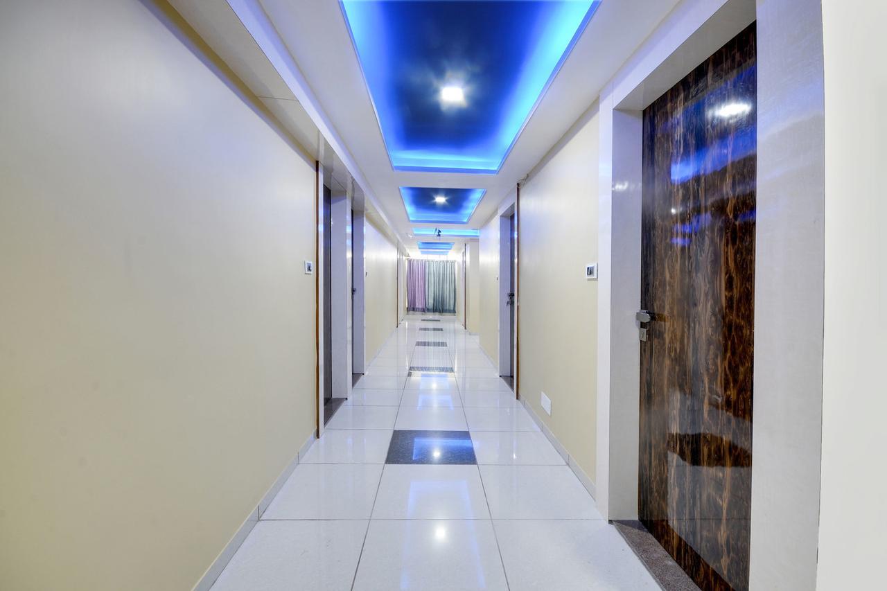 Hotel Hillton Gandhinagar Exteriör bild