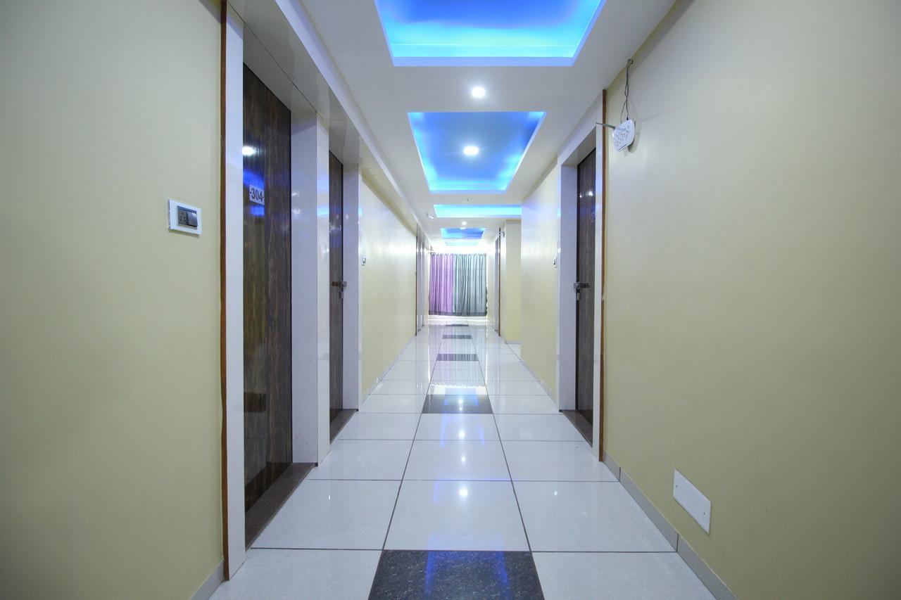 Hotel Hillton Gandhinagar Exteriör bild