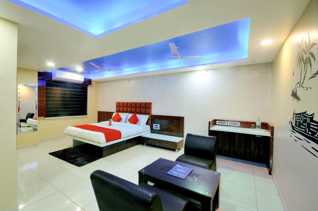 Hotel Hillton Gandhinagar Exteriör bild