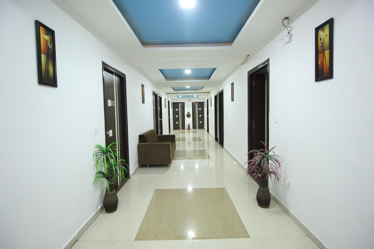 Hotel Hillton Gandhinagar Exteriör bild