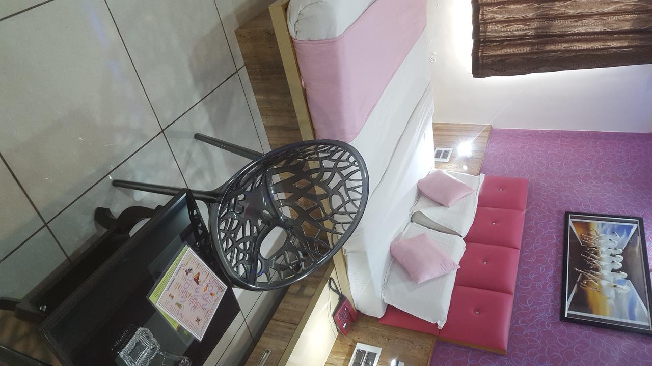 Hotel Hillton Gandhinagar Exteriör bild