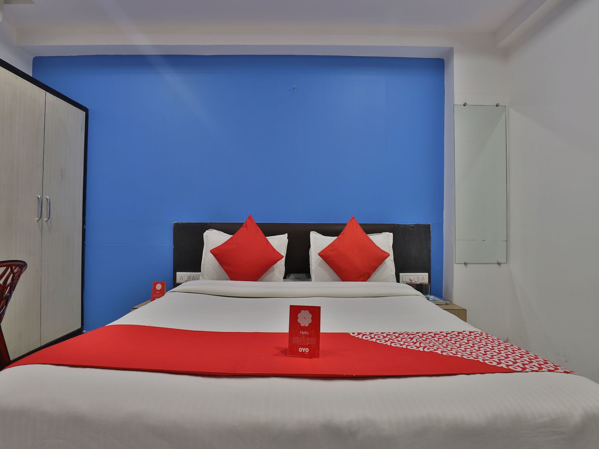 Hotel Hillton Gandhinagar Exteriör bild