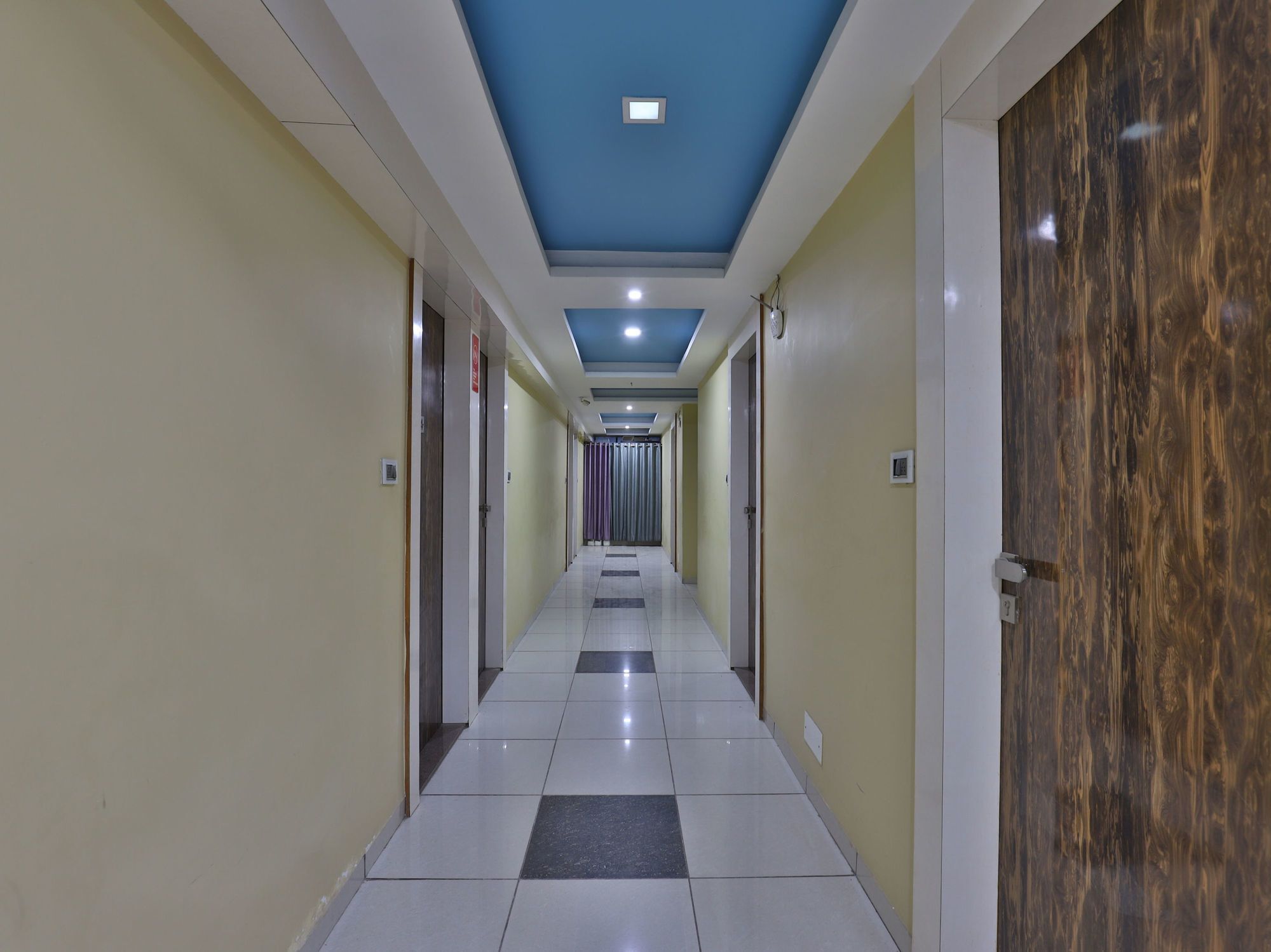 Hotel Hillton Gandhinagar Exteriör bild