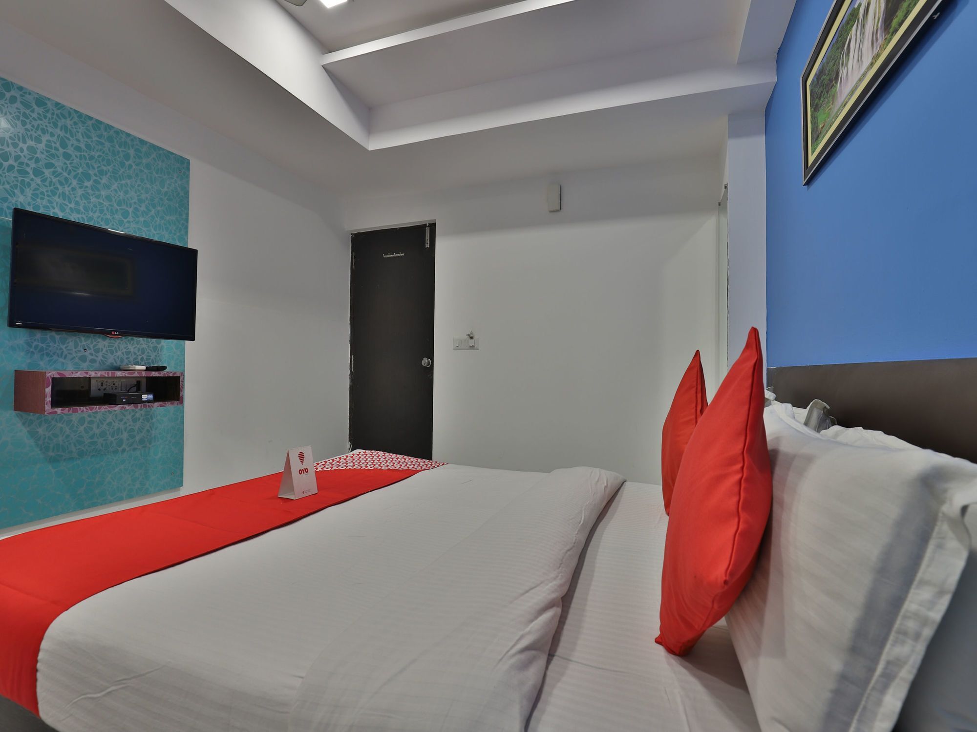 Hotel Hillton Gandhinagar Exteriör bild