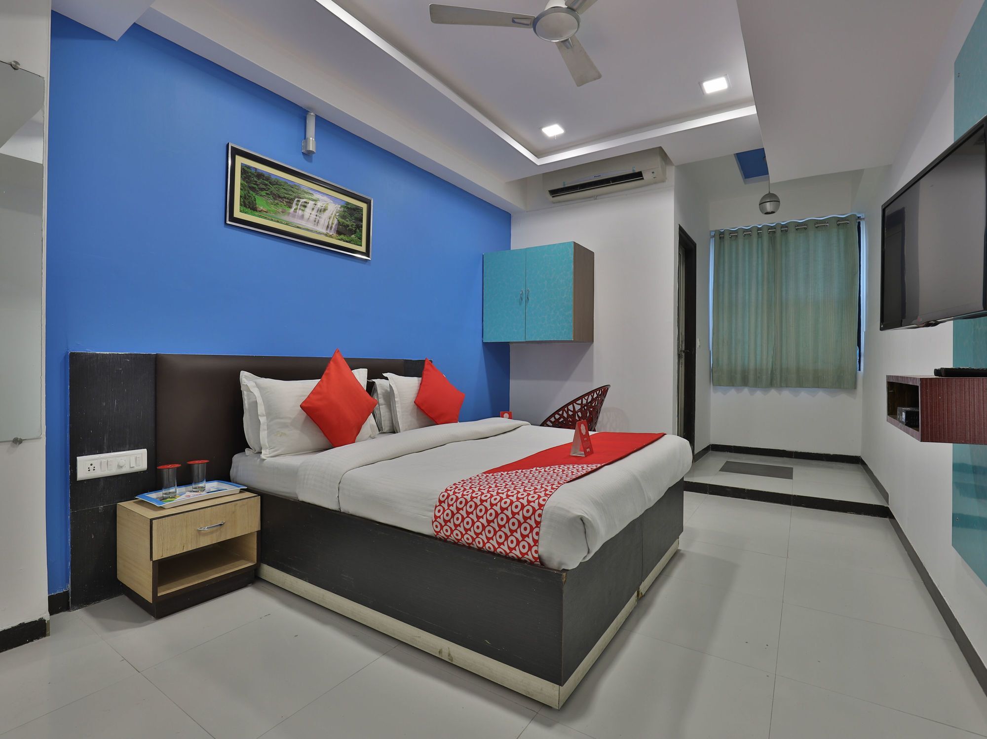 Hotel Hillton Gandhinagar Exteriör bild
